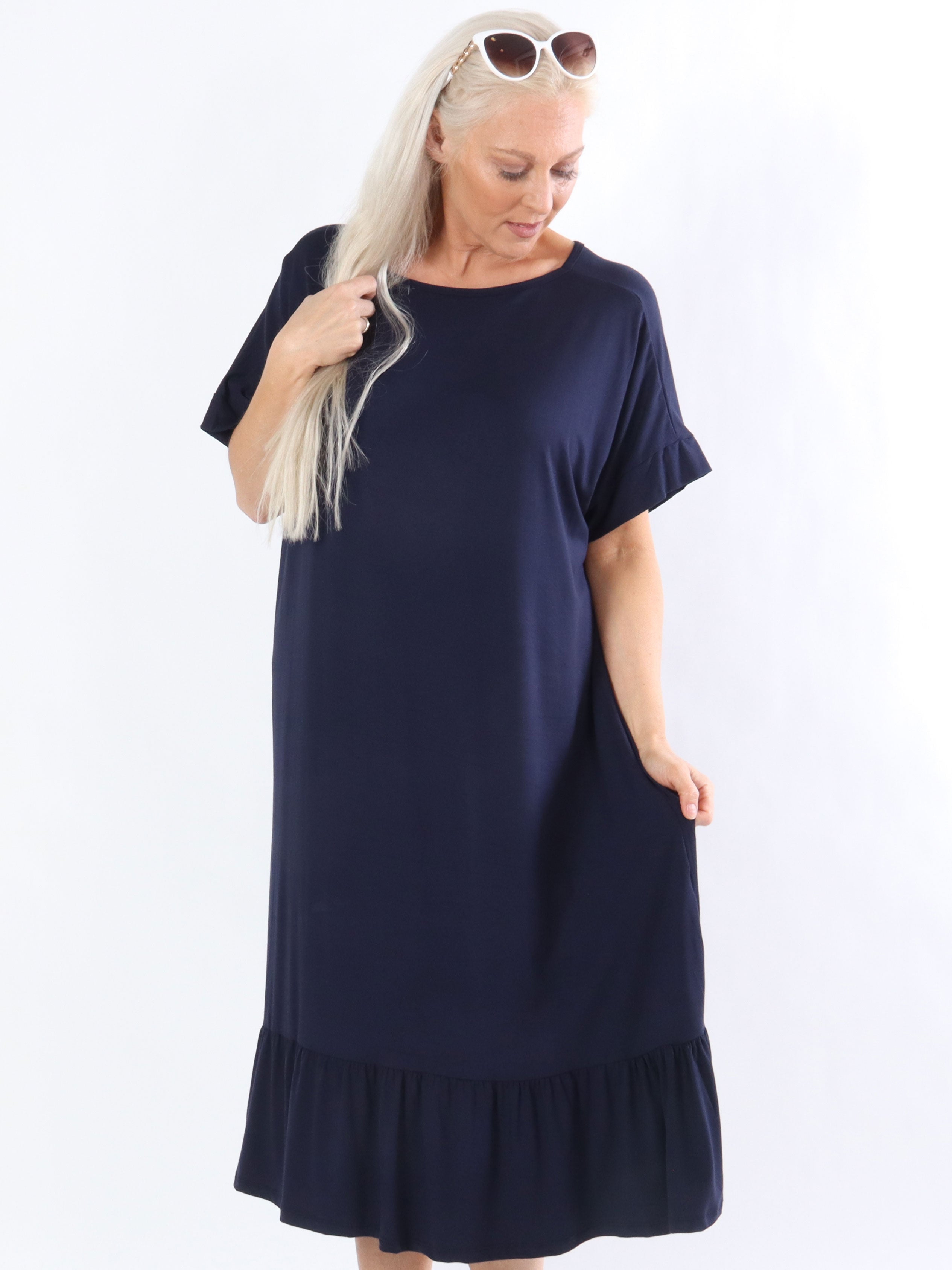 Marisol - Armégrön jerseyklänning med liten volangkant